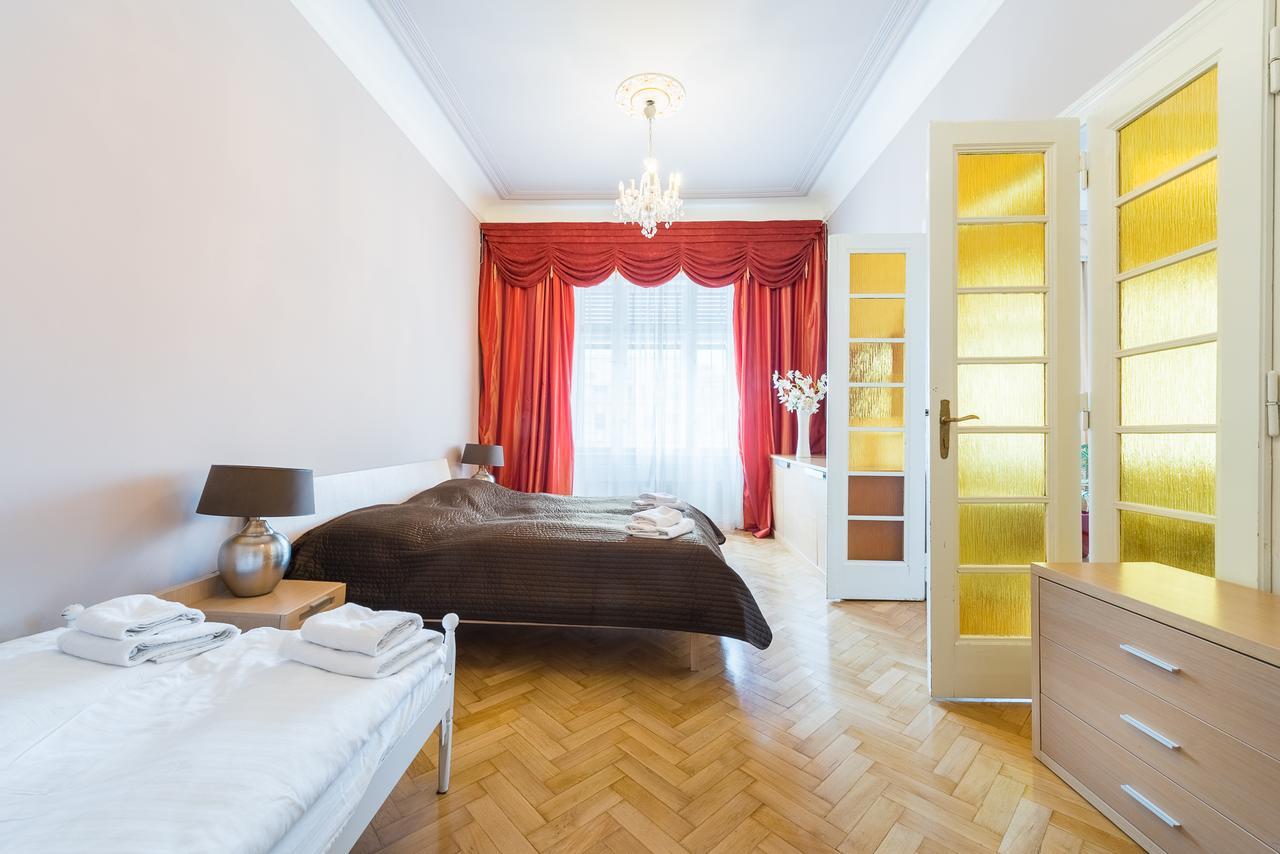 Wenceslas Square Apartment ปราก ภายนอก รูปภาพ