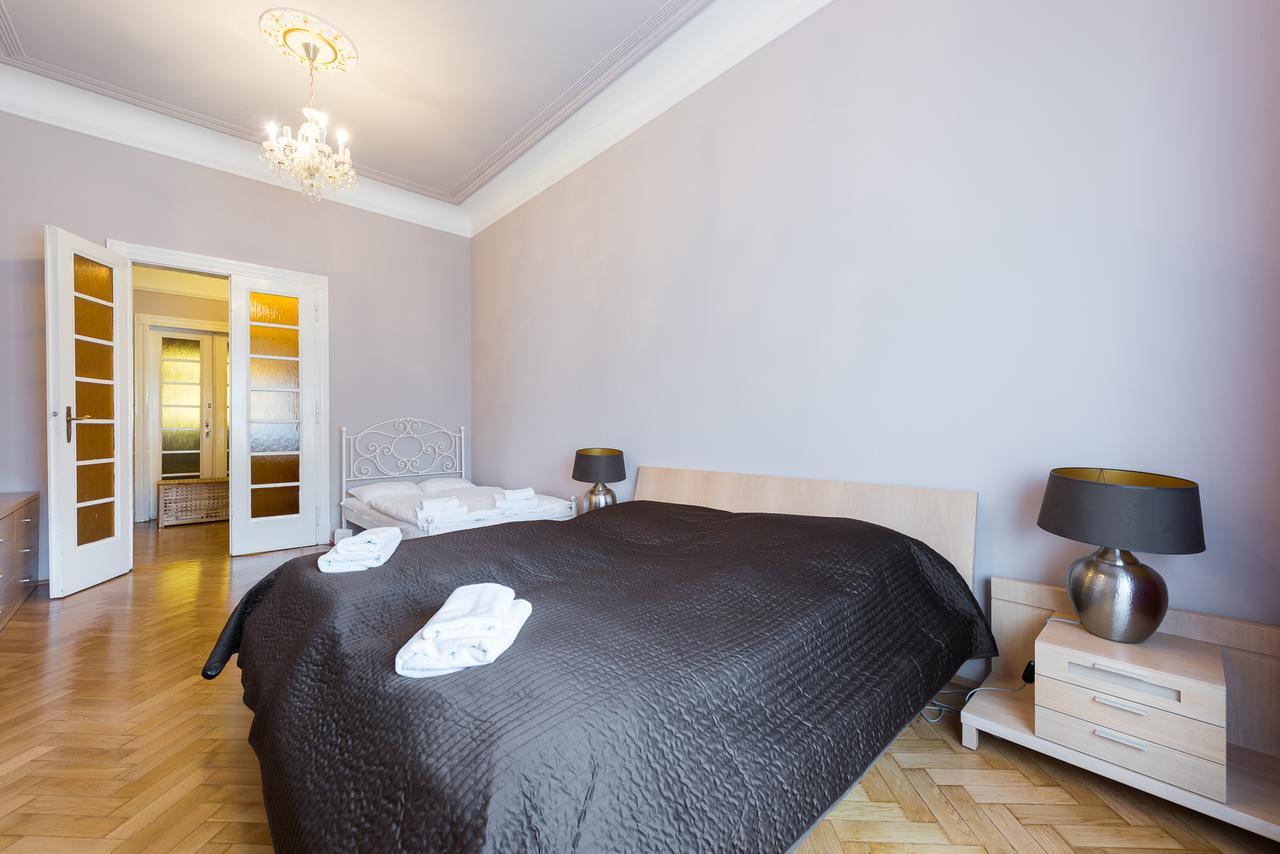 Wenceslas Square Apartment ปราก ภายนอก รูปภาพ